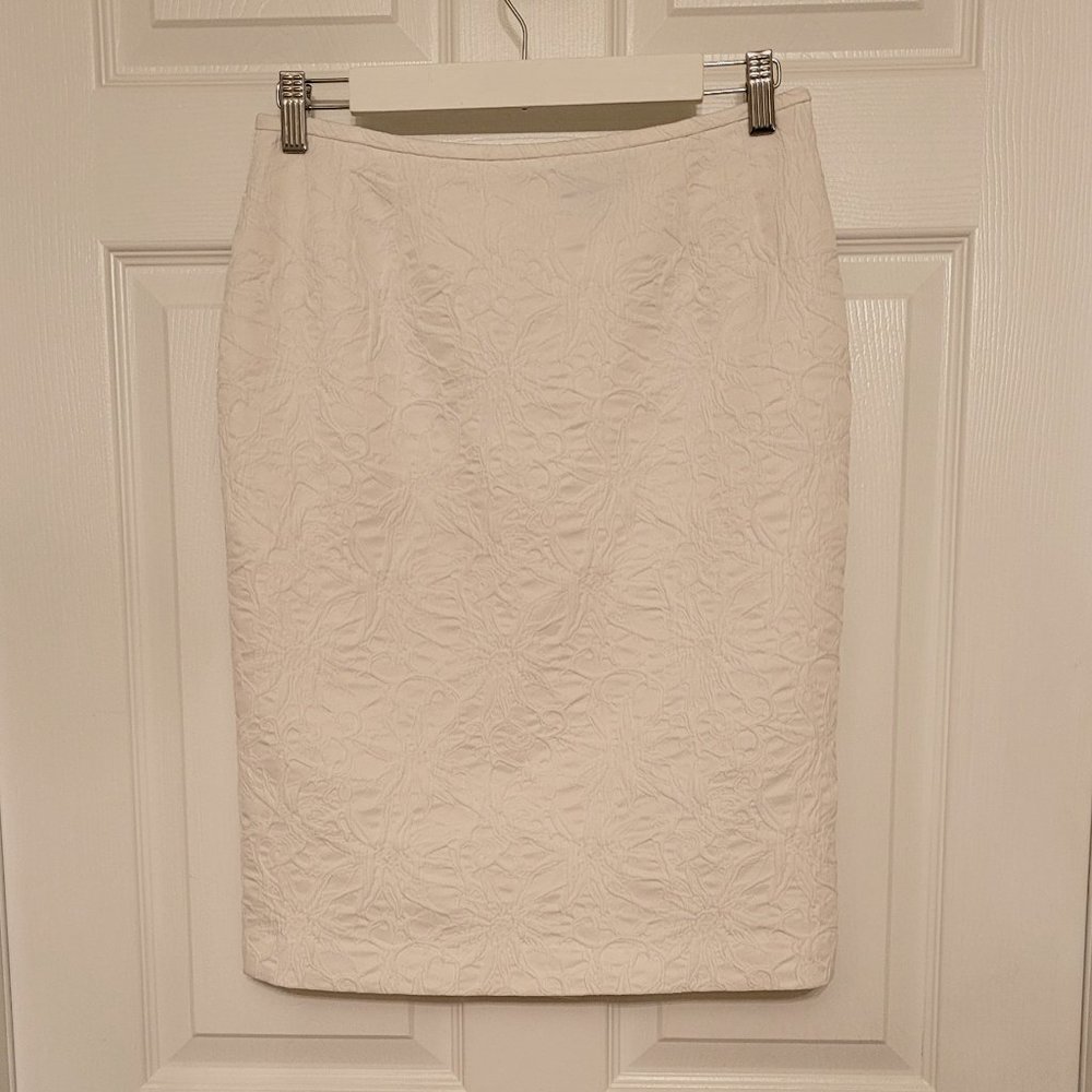 Kasper Ivory White Embossed Pencil Skirt Size 4P